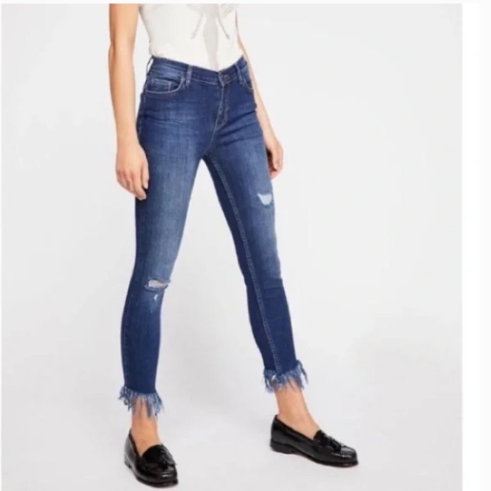 Free People Great Heights Frayed Hem Distressed Skinny Jeans Size 30 - Picture 3 of 16